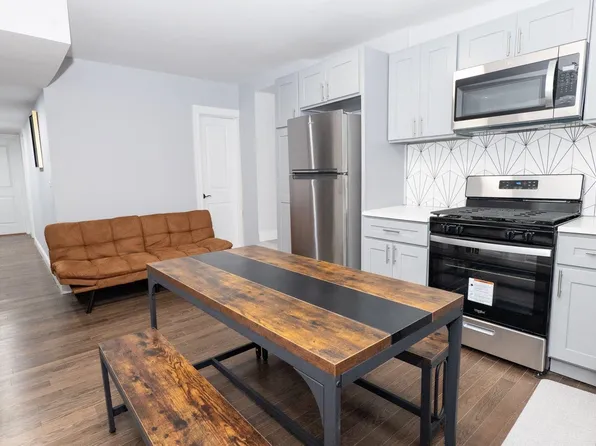 172 Beacon Avenue image 1 of 20