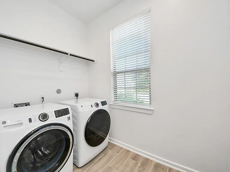 24754 Levante Dr — Photo 22