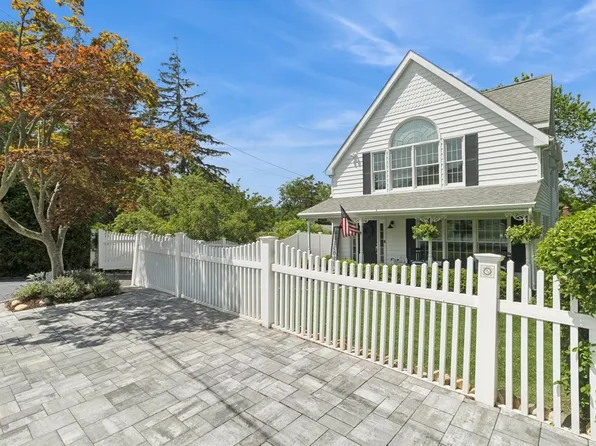 42 Beech Road, Rocky Point, NY 11778