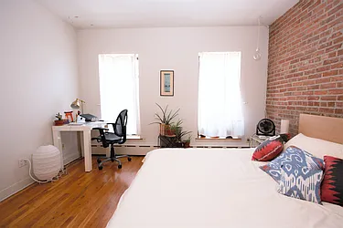 Rented by R New York