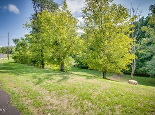 Norma Dr, Kingsport, TN 37660