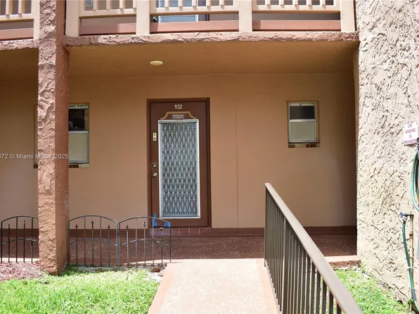 9821 Sunrise Lakes Blvd APT 102, Sunrise, FL 33322