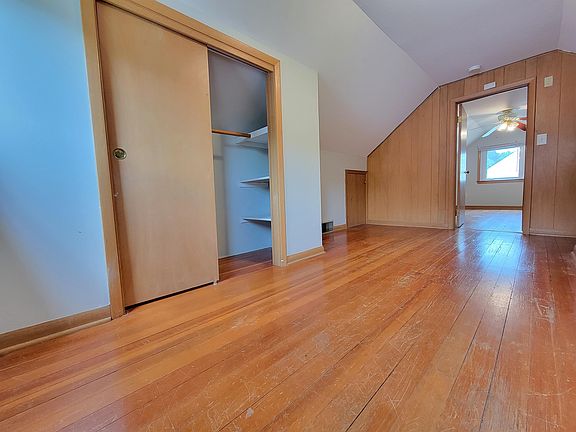 3rd image of 1250-4 1/2 St NW