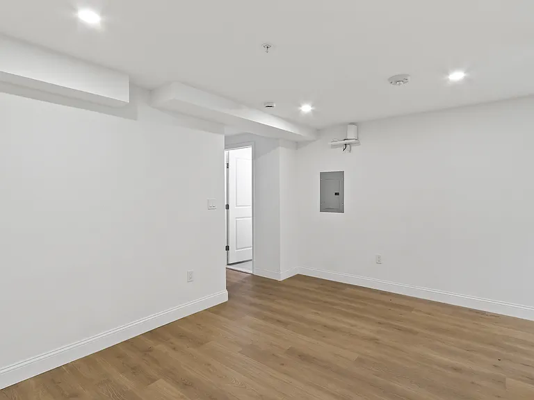 261 Bradley St #SB — Photo 5