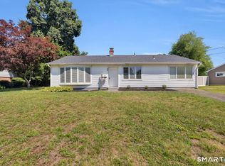 29 Coolidge St, Windsor Locks, CT 06096