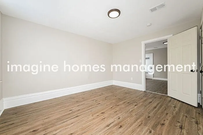 164 S 15th St #2 — Photo 6