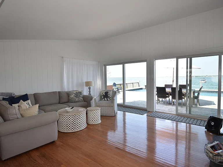 Dune Rd — Photo 5