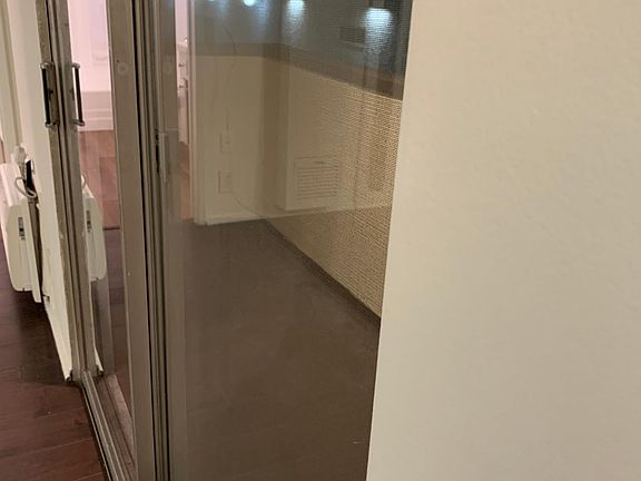 3rd image of 7067 Hawthorn Ave APT 18
