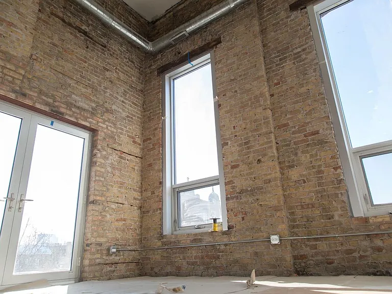 1532 W Chicago Ave — Photo 5