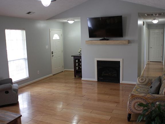 3rd image of 4413 Smedely D Butler Dr
