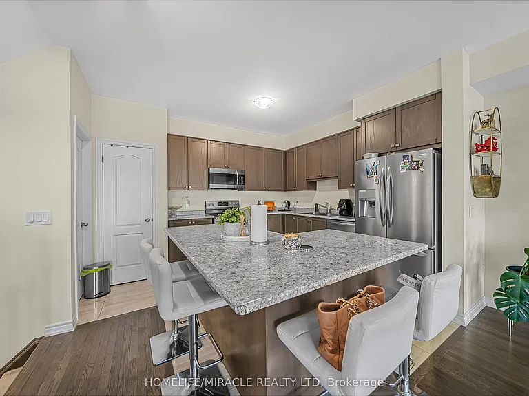 15 Glasson Ln — Photo 9