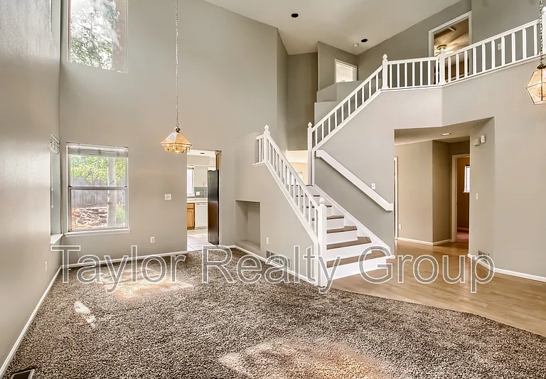 13460 Vine St — Photo 4