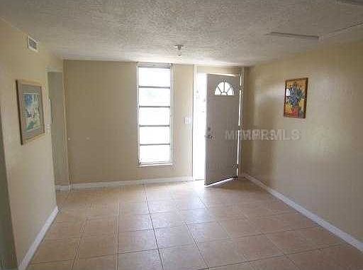 2nd image of 419 Club Cir