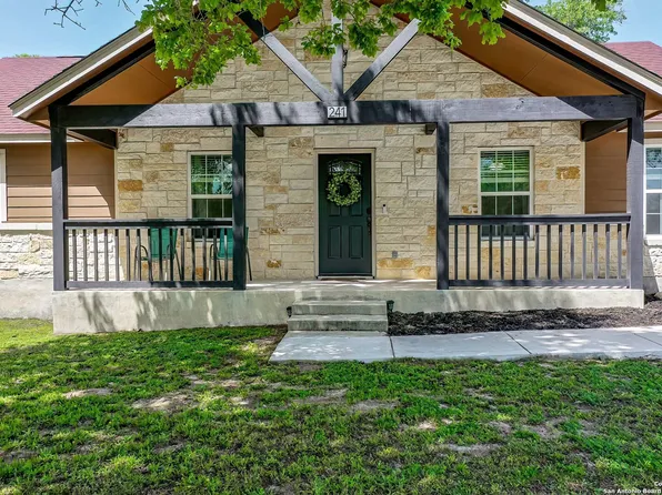 241 Great Oaks Blvd, La Vernia, TX 78121