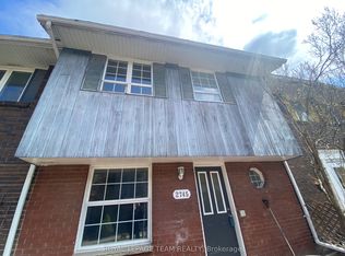 2745 Baseline Rd, Ottawa, ON K2H7B5