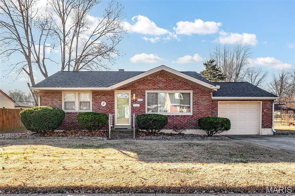 2324 Clark Ave photo 1