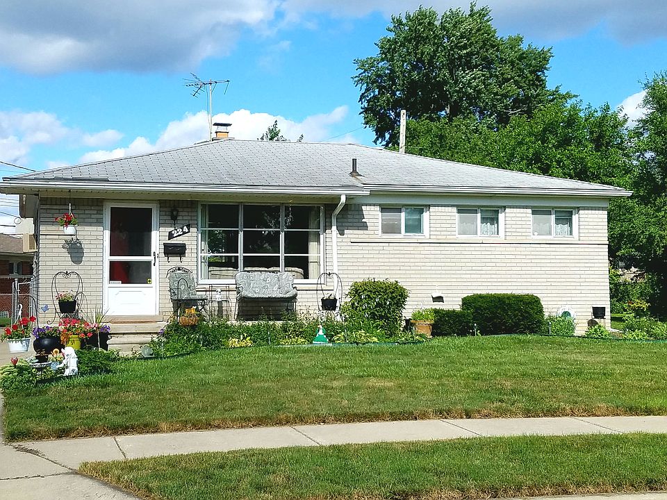 1st image of 224 Clair St
