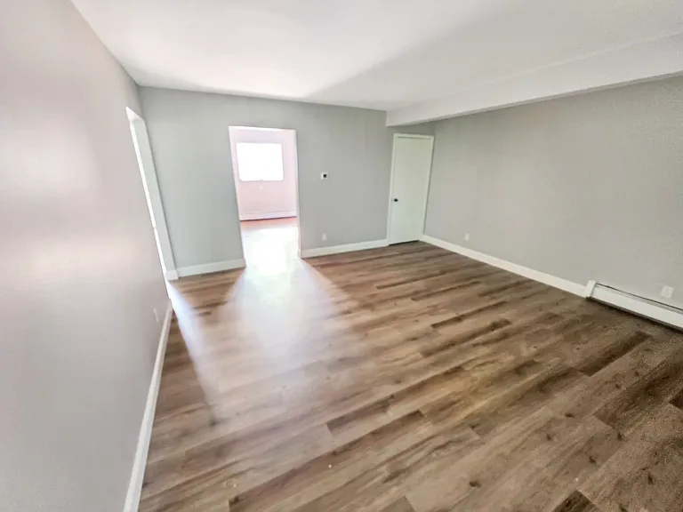 136 N Lake St #9 — Photo 3