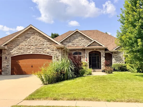 16915 Winston Cir, Clive, IA 50325