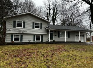 226 Paddy Hill Dr, Rochester, NY 14616