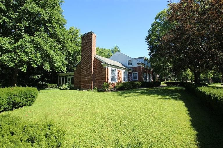2nd image of 3073 Ridgeway Rd