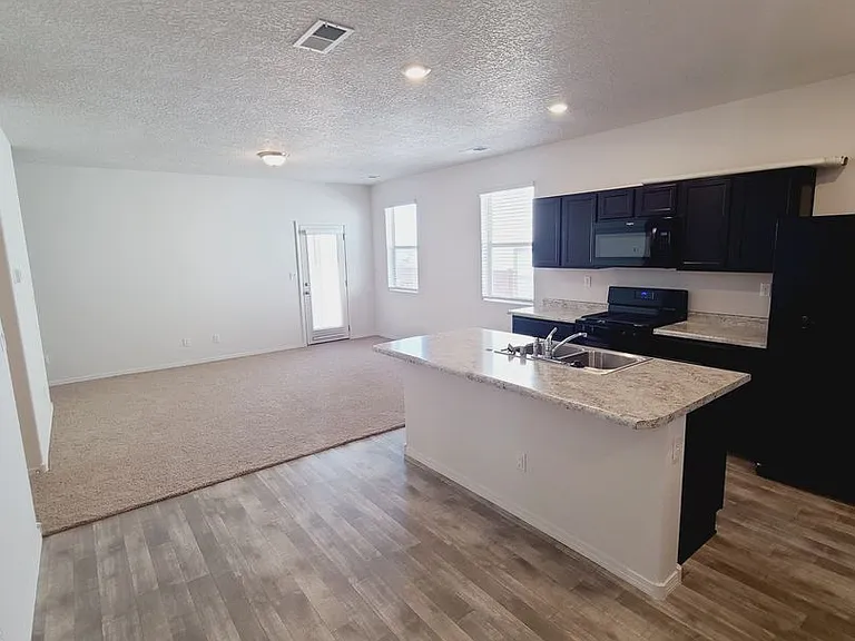 39 Hermanos Loop — Photo 4