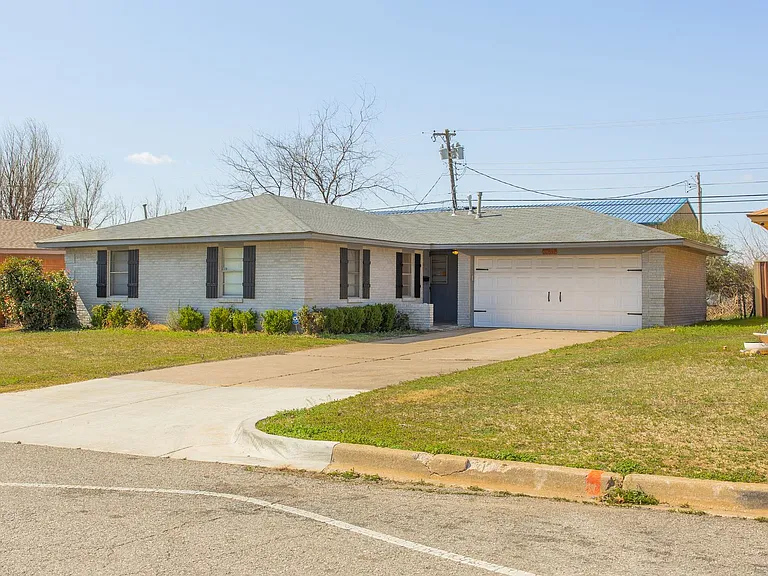 10517 N McKinley Ave — Photo 4