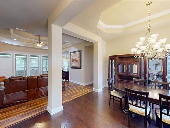 3rd image of 3342 Alesmith Dr