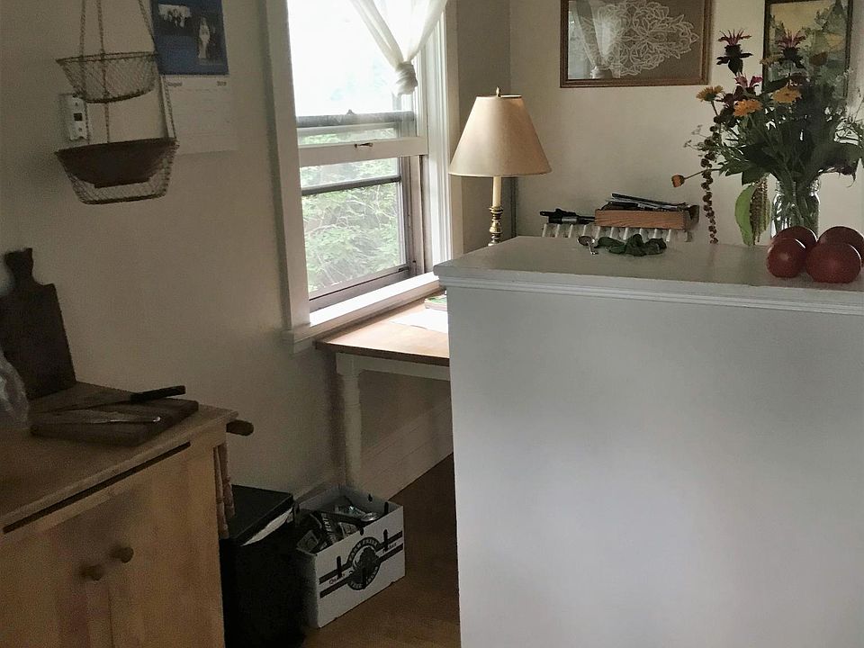 2nd image of 14 N 17th Ave E APT 3