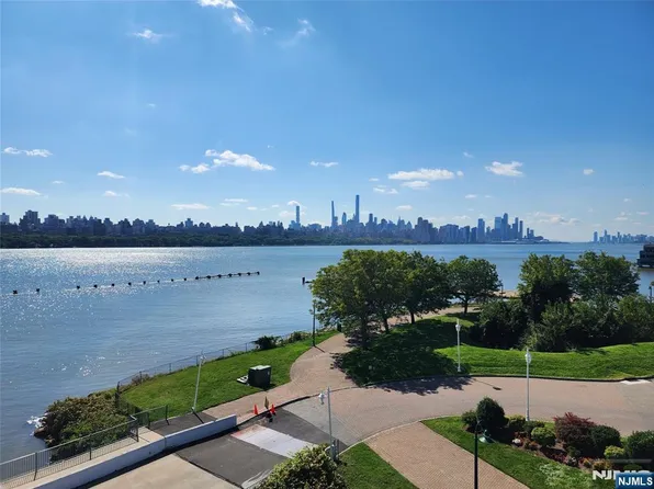 326 The Promenade #326, Edgewater, NJ 07020