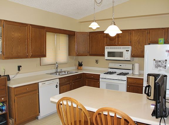 4th image of 1528 Marquis Dr