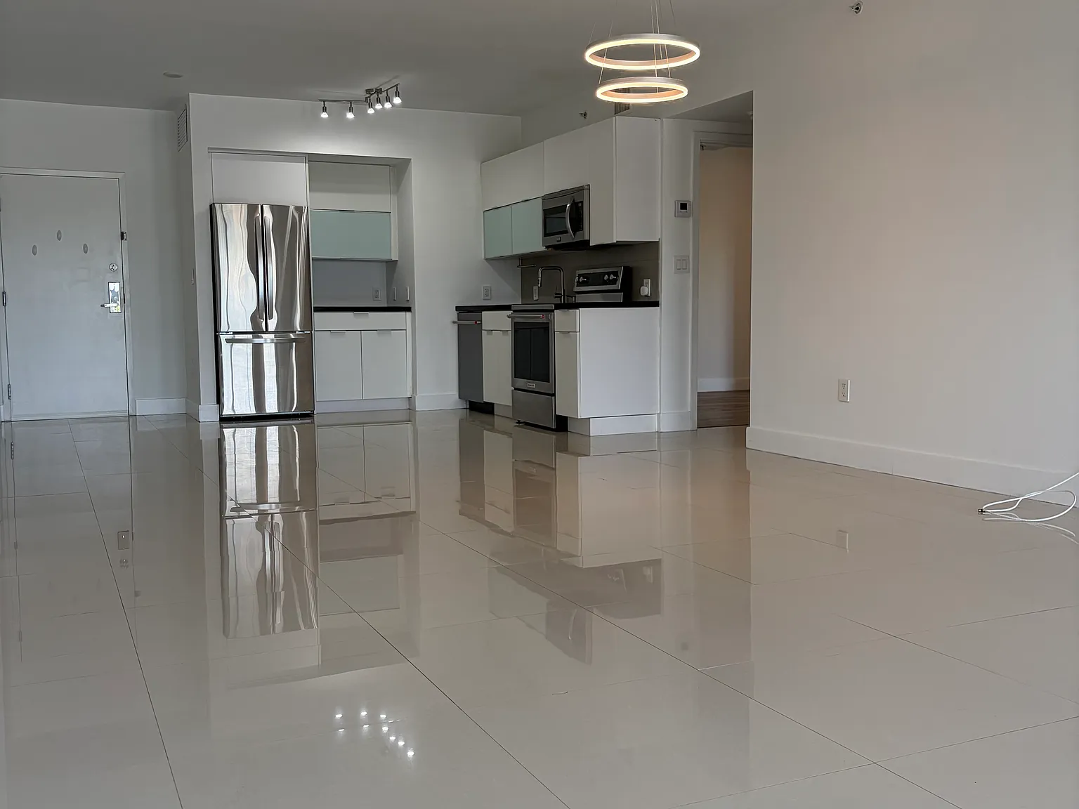 2 bed, 1080 sqft, $3,750 — Photo 2