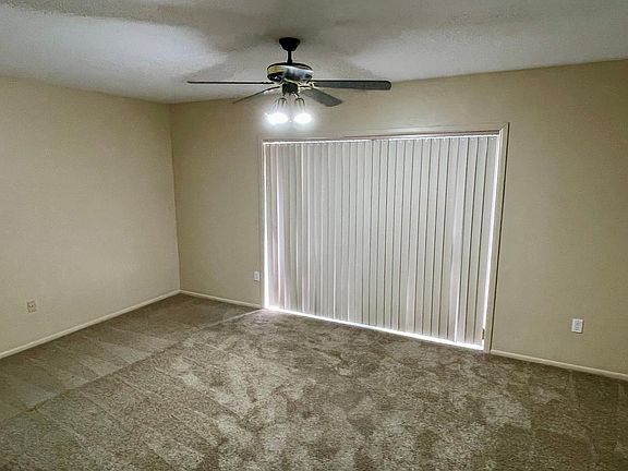 3rd image of 2163 E Manhatton Dr