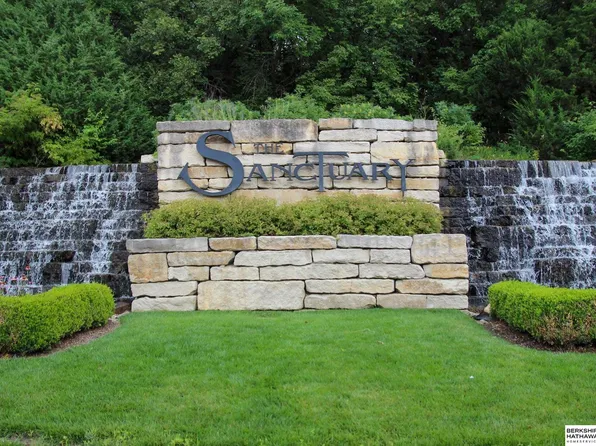 3330 S 226th Cir, Elkhorn, NE 68022