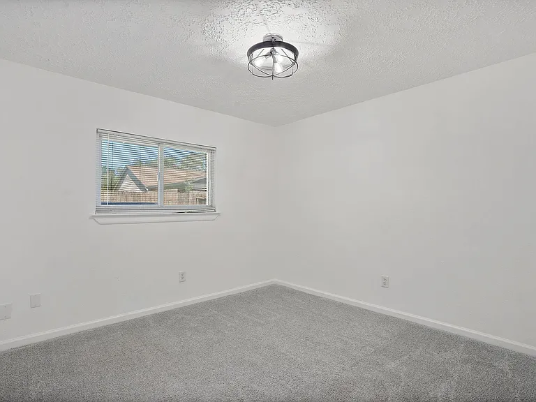 9731 Shell Rock Rd — Photo 14