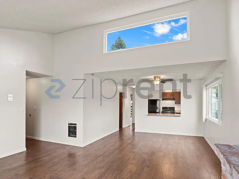 2837 55th Ave #4 — Photo 8