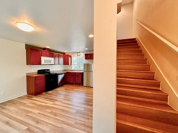 4218 Pasadena Pl NE, Seattle, WA