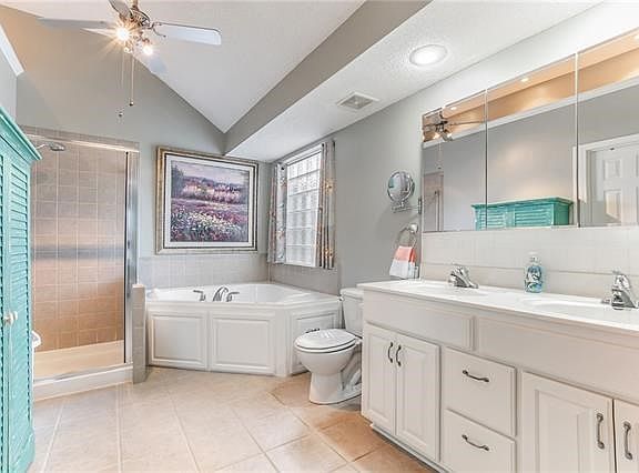 5th image of 4067 N 107th Ter