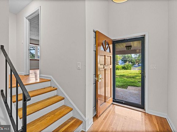 5th image of 10913 Byrd Dr