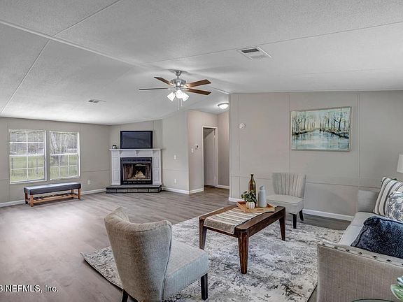 4th image of 2562 HIBISCUS Avenue