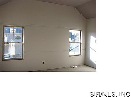 4th image of 128 Meridian Oaks Dr
