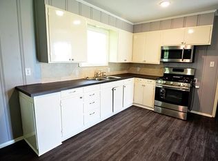 207 Oakcrest St, Elkhart, TX