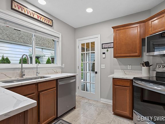 3rd image of 333 W Randolph St