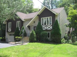 190 Eyland Ave, Succasunna, NJ 07876