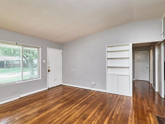 4th image of 9909 Castle Dr