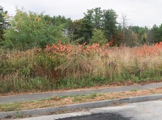 78 Fieldstone Dr, Augusta, ME 04330