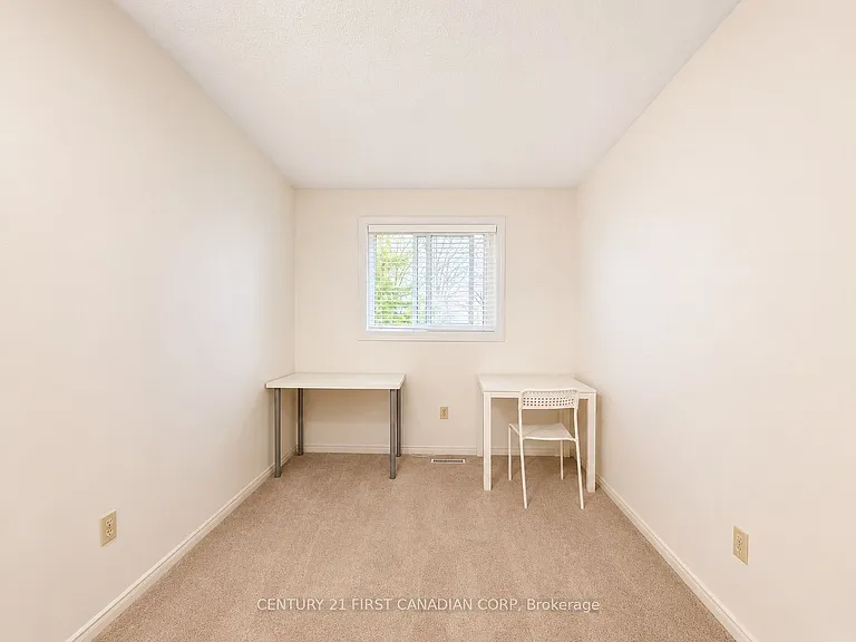 925 Lawson Rd #16 — Photo 8