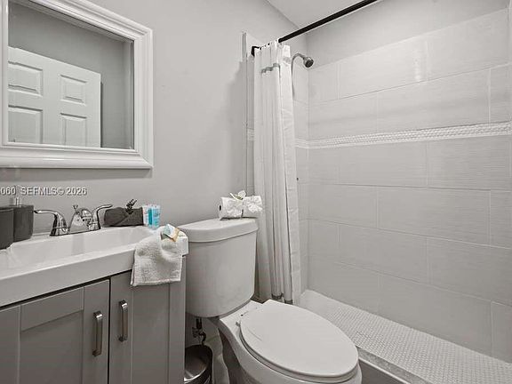 4th image of 213 Columbus Pkwy APT 2
