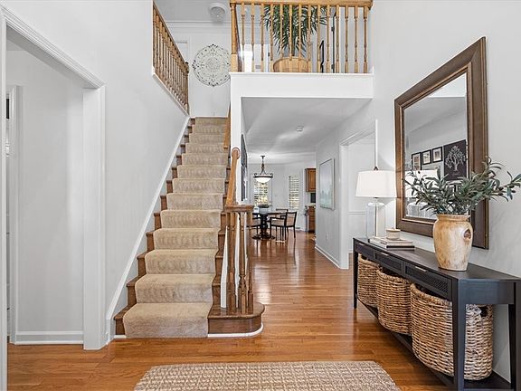 4th image of 133 Glenbrook Dr