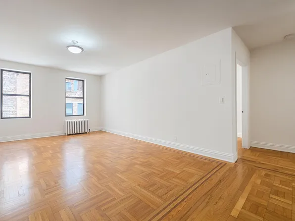 660 Fort Washington Avenue image 4 of 10